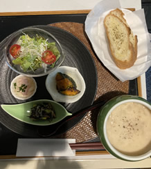 今月のスープ＆サラダランチ